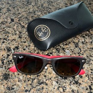 Ray-Ban Wayfarer Women’s Sunglasses